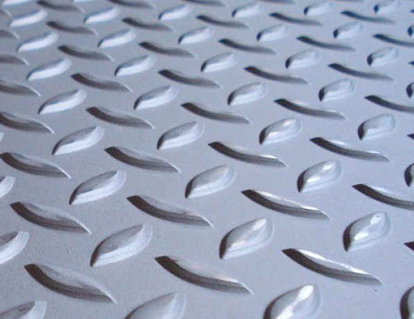 Лист нержавеющий рифленый г/к чечевица AISI 304 4 мм ГОСТ 8568-77 фото