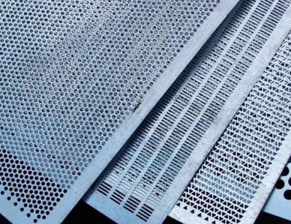 Лист перфорированный нержавеющий Qg AISI 409L 0,5 мм ТУ 25.11.23-002-23083253-2017 фото